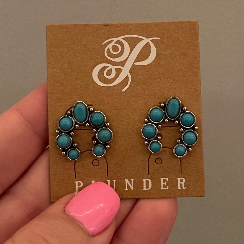 Plunder stud earrings